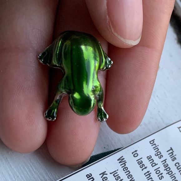 Lucky little frog charm - Picture 2 of 4